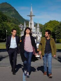 В ожидании чуда (2021)